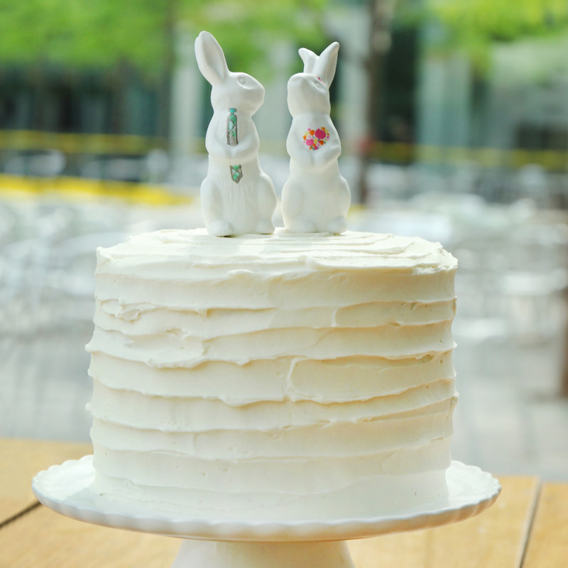 Торт с зайчиками на свадьбу