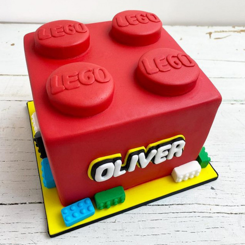 Торт в виде кубика Lego