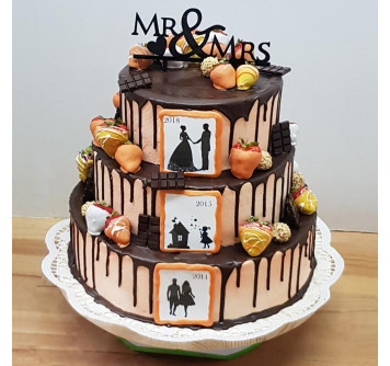 Свадебный торт с силуэтами жениха и невесты