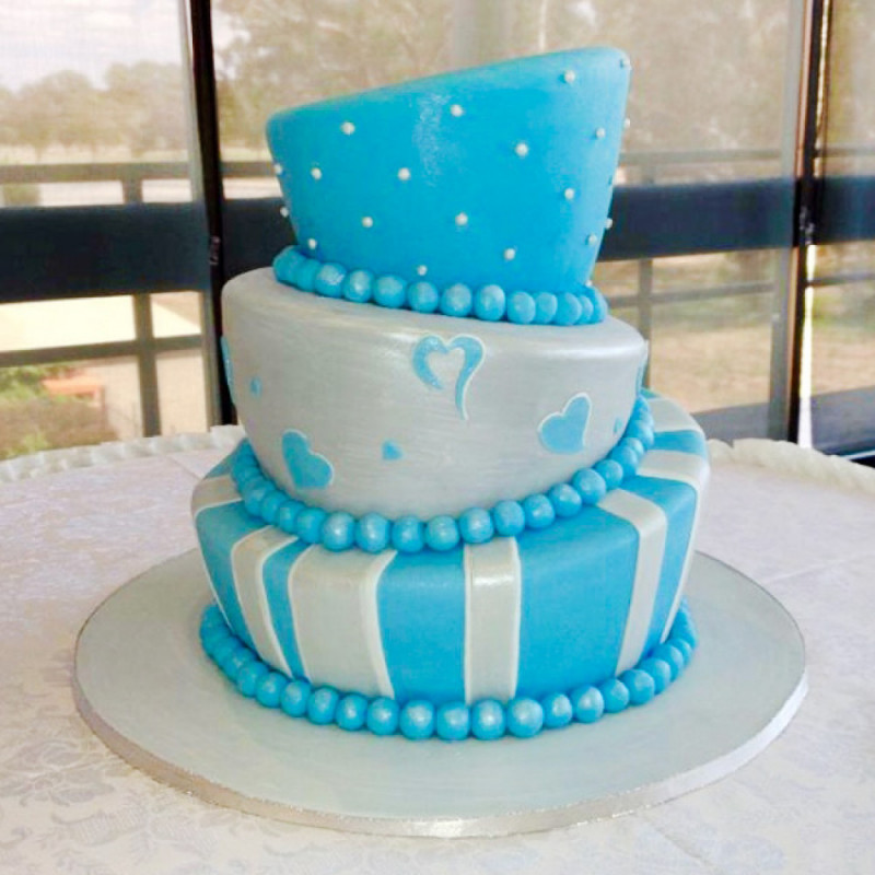 Свадебный торт в падающем стиле