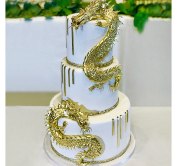 Свадебный торт с золотыми драконами