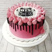 Кремовый торт БТС