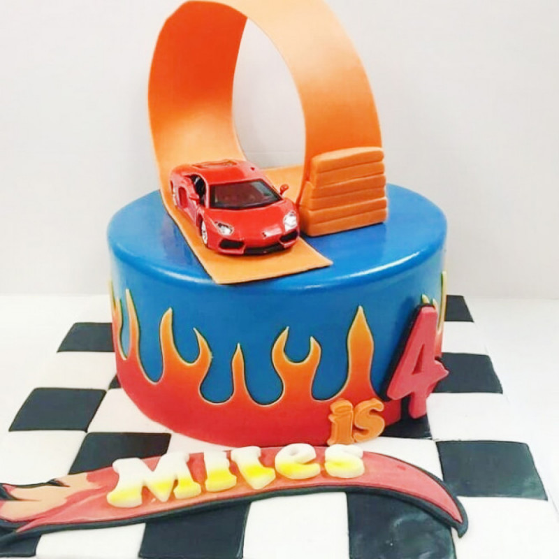 Торт горячие колеса