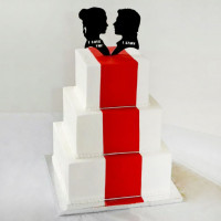Свадебный торт с красной ковровой дорожкой