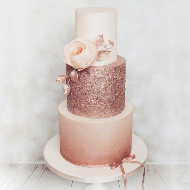 Свадебный торт с эффектом металлик