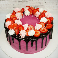 Торт на день влюбленных с клубникой