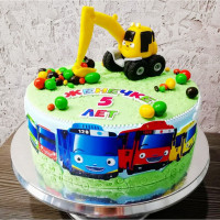 Торт с экскаватором и автобусом Тайо
