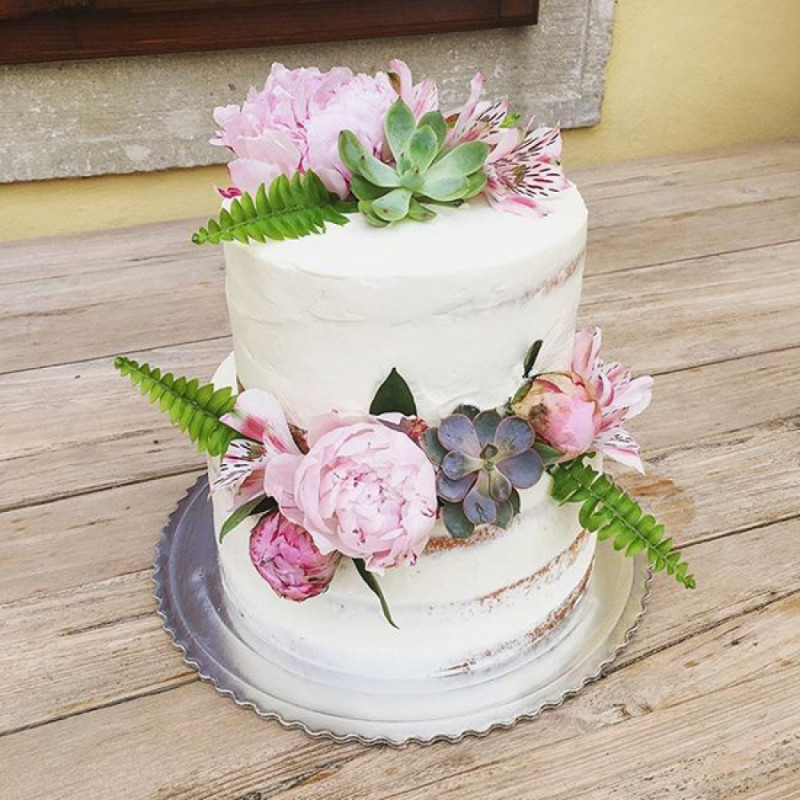 Голый торт на летнюю свадьбу