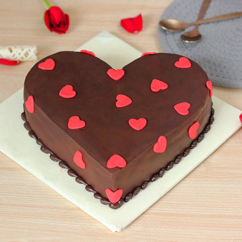 Шоколадный торт на День всех влюблённых
