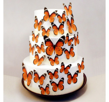 Свадебный торт украшенный бабочками