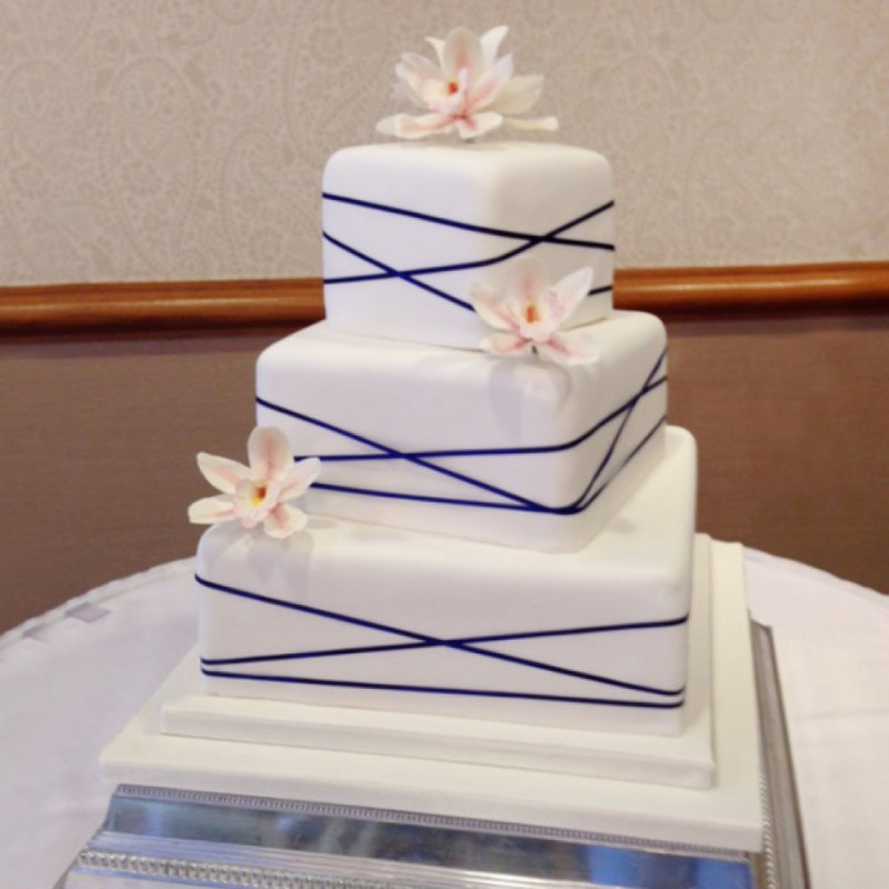 Свадебный торт с ленточками
