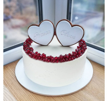 Свадебный торт с пряниками сердцами