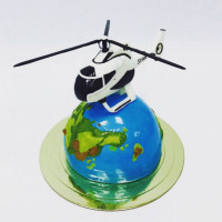 Торт земной шар и вертолет